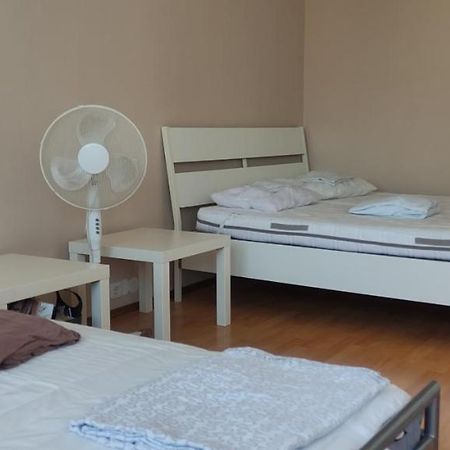 Affordable Studio Near City Center Відень Екстер'єр фото